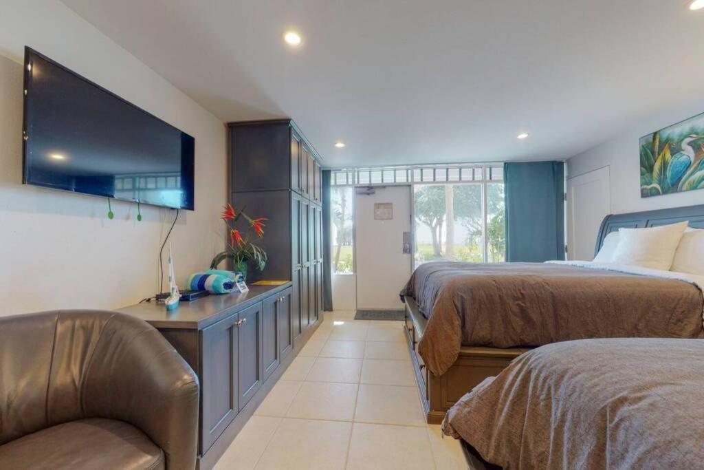 Sea Spray, Studio 114, Beach Steps Away! Pool+Wifi 拉斯金 外观 照片