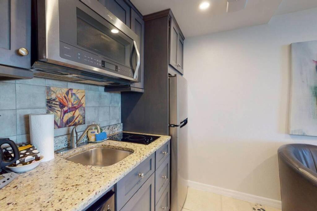 Sea Spray, Studio 114, Beach Steps Away! Pool+Wifi 拉斯金 外观 照片