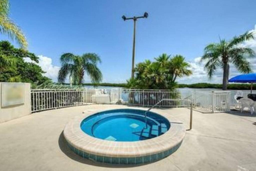 Sea Spray, Studio 114, Beach Steps Away! Pool+Wifi 拉斯金 外观 照片